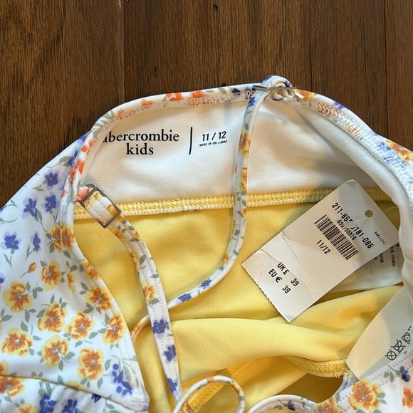 NEW Abercrombie Kids Yellow White Floral Cut Out One Piece Swimsuit Girl's 11/12 - Picture 2 of 3